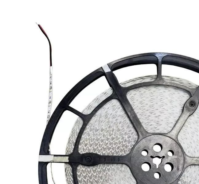 LED стрічка 2835-120 12В 9Вт 8мм 3000K, Світлодіодна стрічка з теплим білим світлом, негерметична , великий рулон (50м), 1м 22303 фото